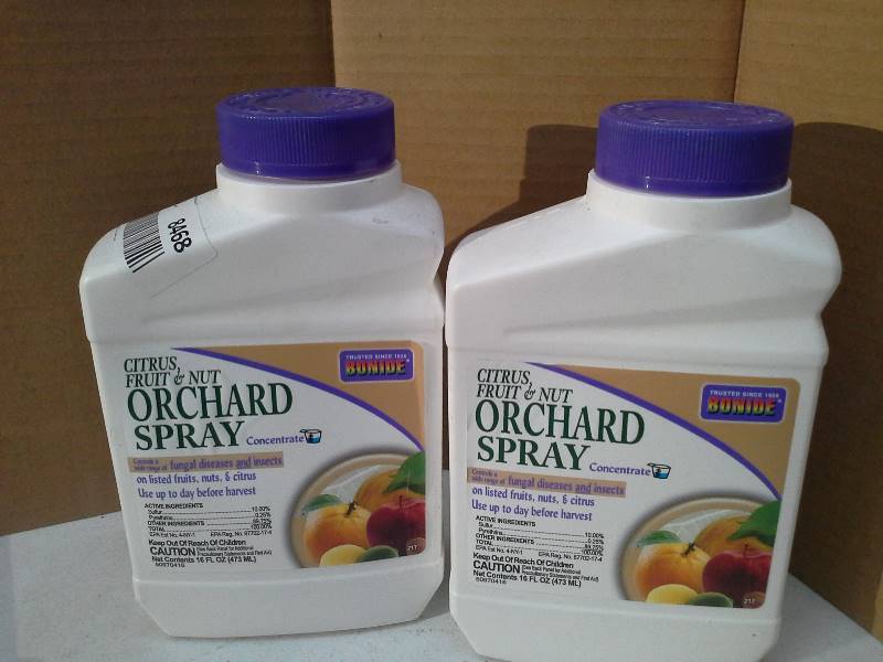 lot 8468 image: Bonide Chemical Citrus Fruit and Nut Orchard Spray Concentrate - 2 pack