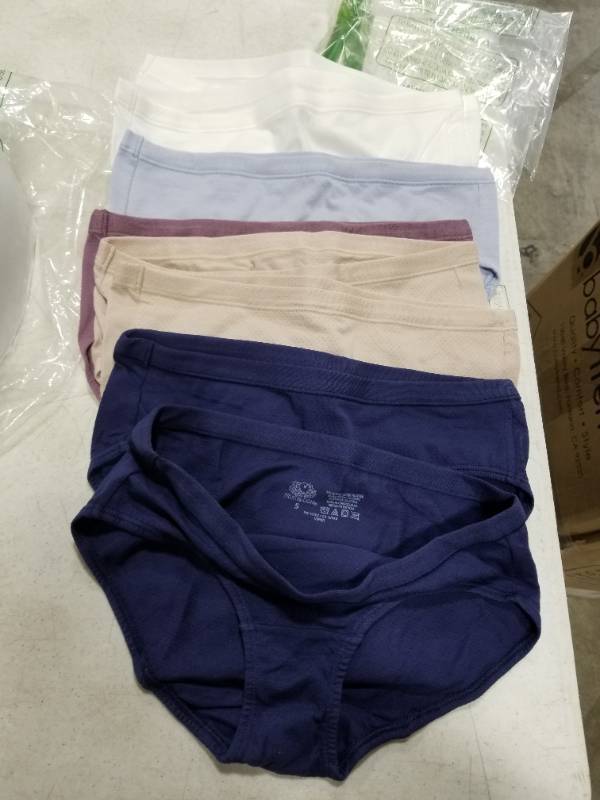 lot 6452 image: Fruit of the Loom Womens Underwear (Assorted Colors) Size 5