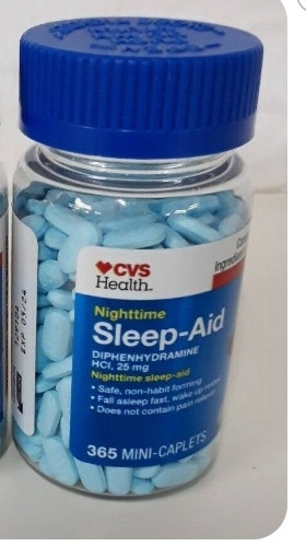 lot 520214 image: Cvs Health Sleep Aid Mini Caplets Nighttime Diphenhydramine Hcl 25mg 365ct