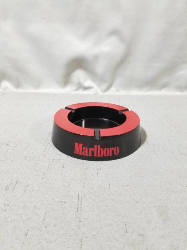 lot 390137 image: MARLBORO ASH TRAY
