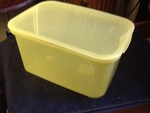 Case of 4 large food storage units with lids used for any storage needs