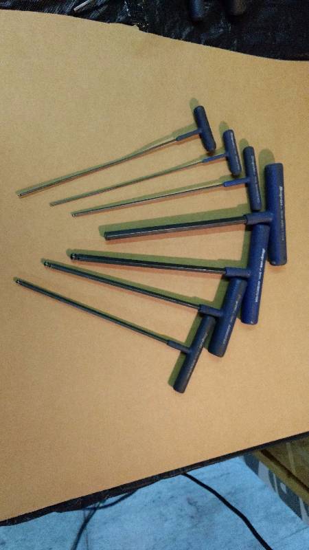 lot 157 image: Snap-On T wrenches