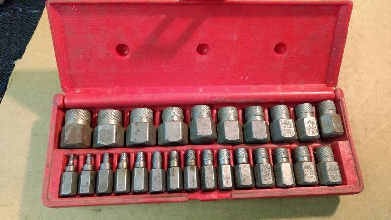 lot 177 image: MAC 25 piece screw extractor set