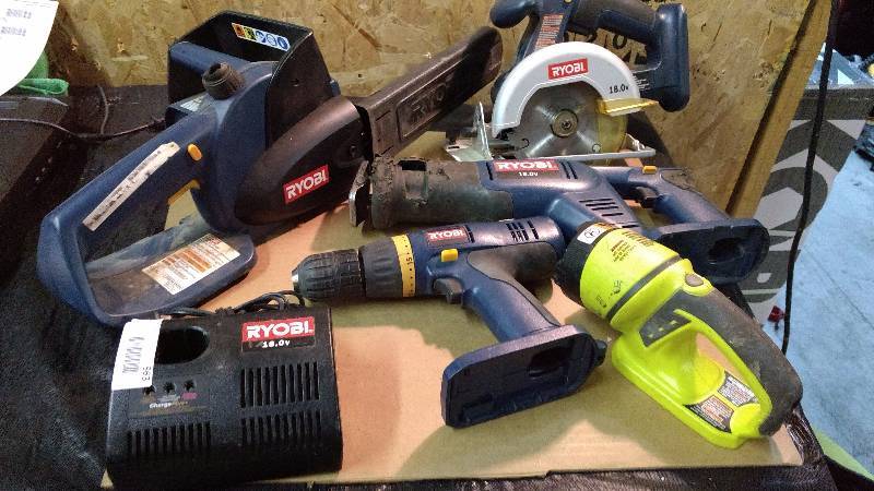 lot 963 image: Ryobi Power Tool set