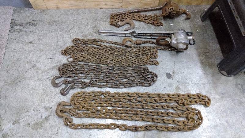 lot 964 image: Hoists with Chains