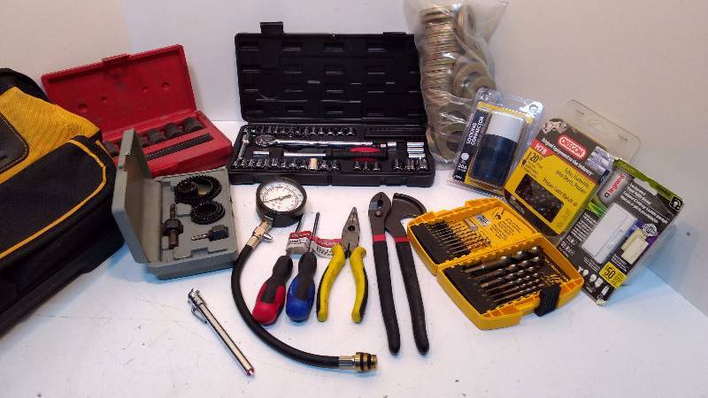 lot 968 image: Bostitch Toolbag with Brand name tools