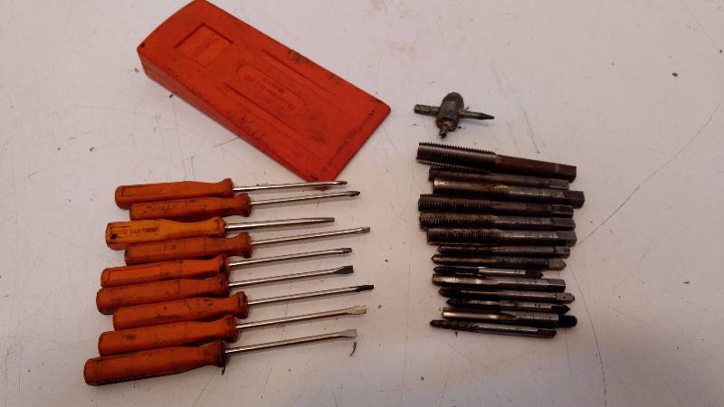 lot 162 image: Stihl Mini screwdrivers & Tap and Die Set