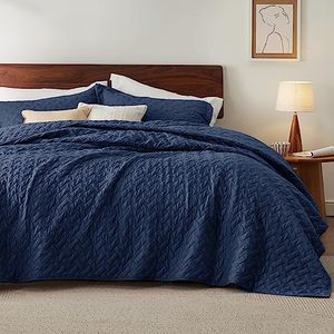lot 81368 image: Bedsure Queen Quilt Bedding Set - Lightweight Summer Quilt FullQueen - Navy Bedspreads Queen Size - Bedding Coverlets For All Seasons (Includes 1 Quilt, 2 Pillow Shams)