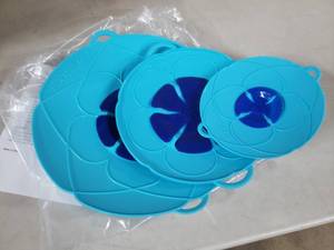 lot 2377 image: KochBlume Silicone Spill Stopper, 3 Sizes