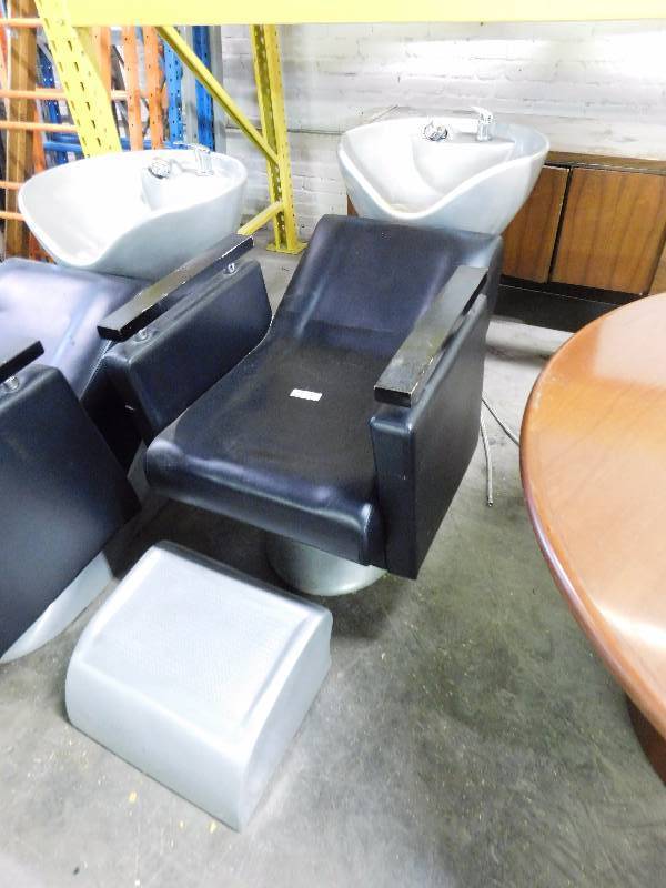 lot 155 image: Hair Salon Washing Station