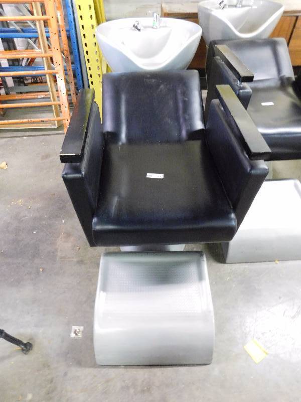 lot 150 image: Hair Salon Washing Station