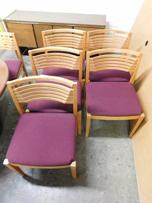 lot 158 image: Lot of 6 Chairs