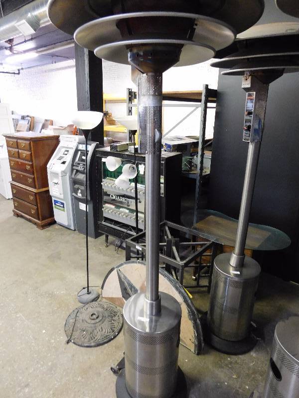 lot 191 image: UniFlame Outdoor Heater