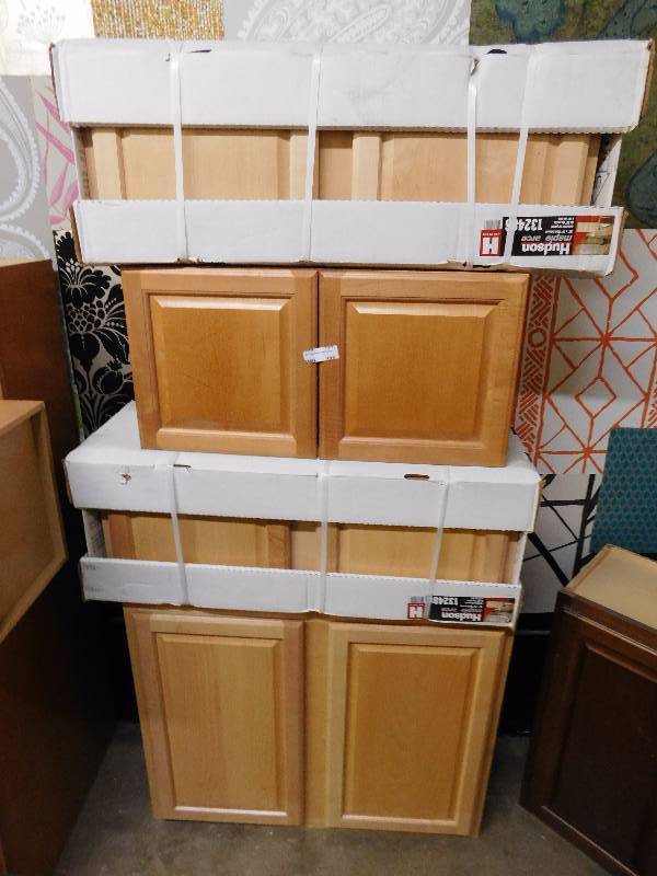 lot 186 image: Set of Wooden Cabinets