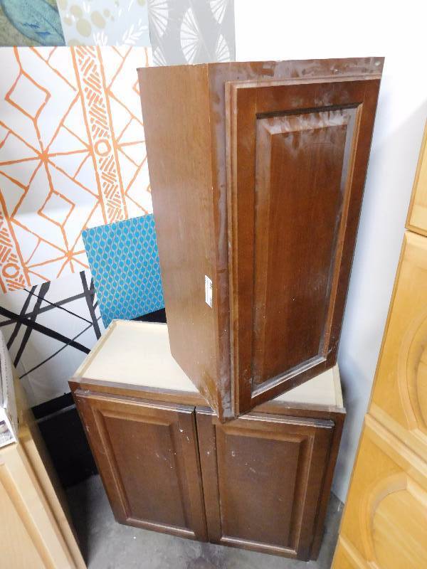 lot 188 image: Set of Wooden Cabinets