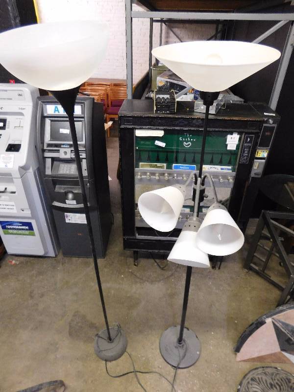 lot 162 image: Lamps