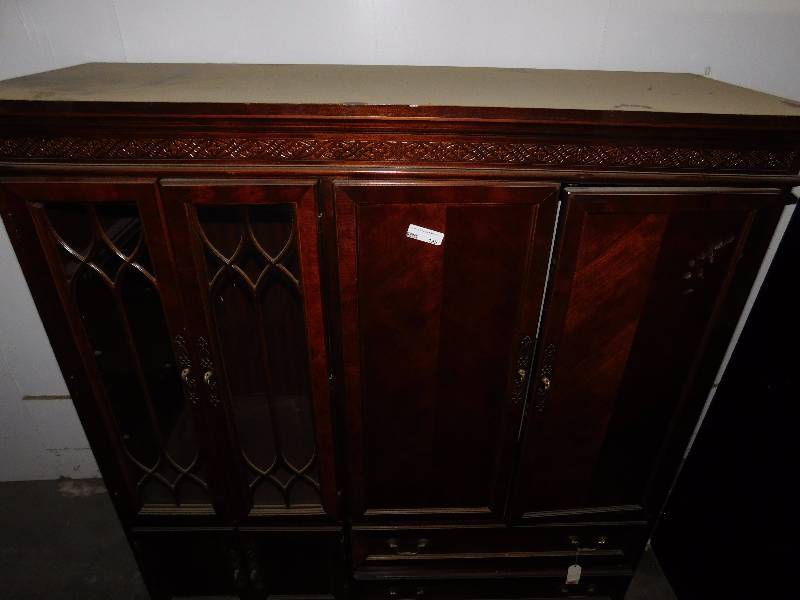 lot 195 image: Wooden Entertainment Center