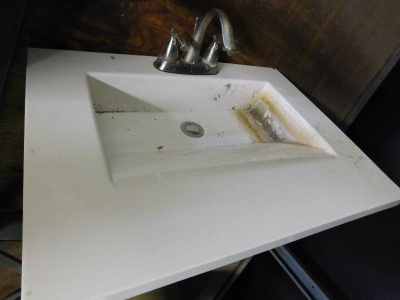 lot 168 image: Sink
