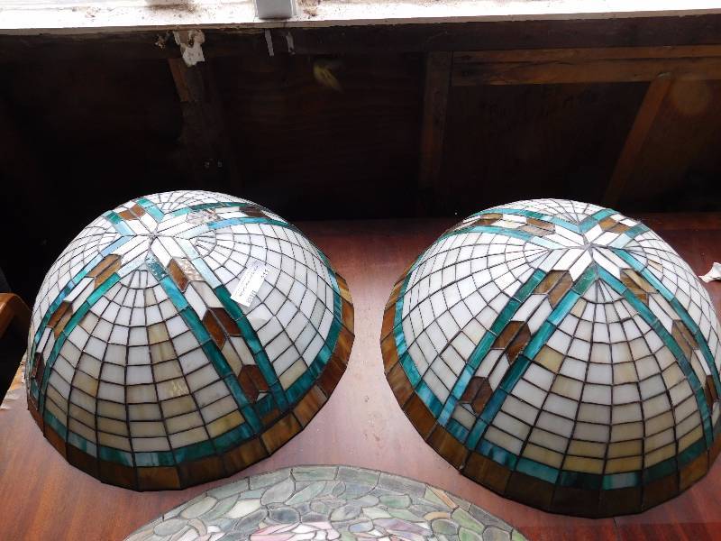 lot 211 image: Lot of 2 Hanging Light Fixture