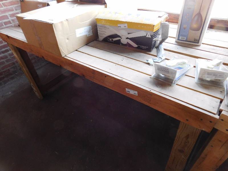 lot 263 image: Wood Work Bench