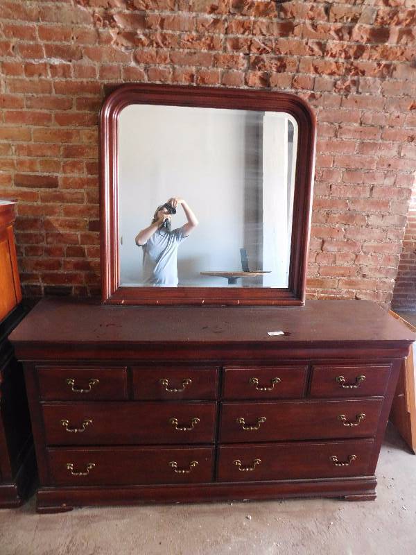 lot 153 image: Wood Dresser with Mirror