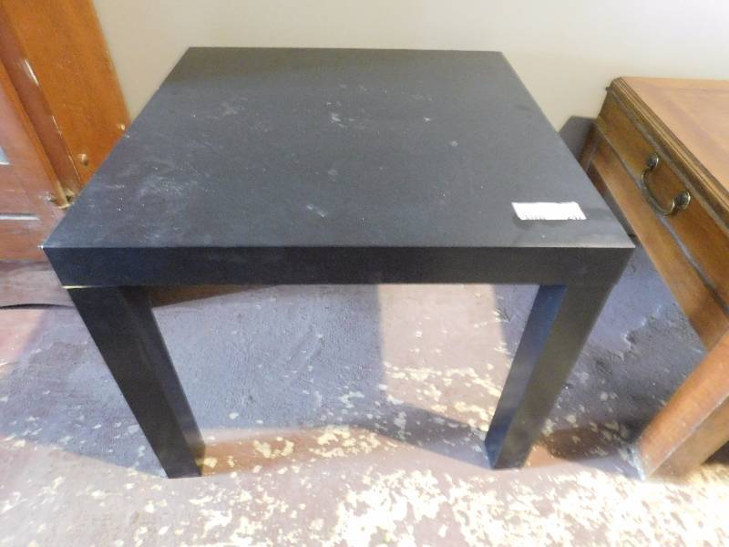 lot 247 image: Wood Table