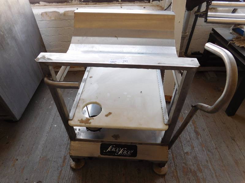 lot 265 image: Face to Face Deli Buddy