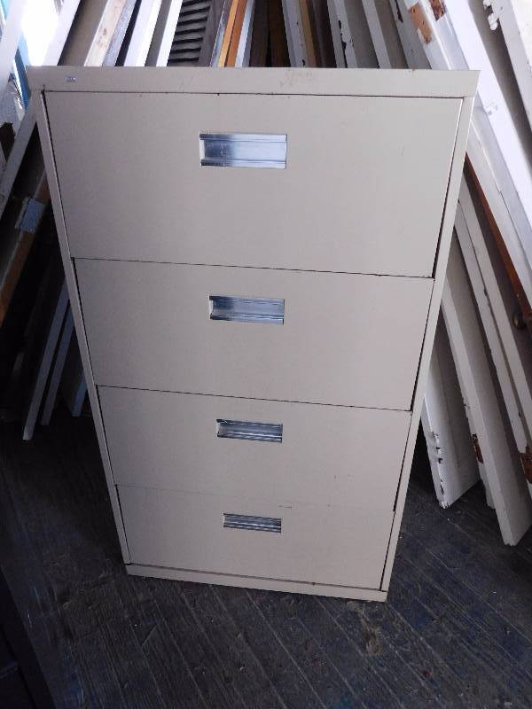 lot 283 image: Metal Filing Cabinet