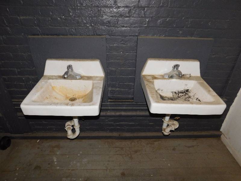 lot 308 image: Lot of 2 Sinks