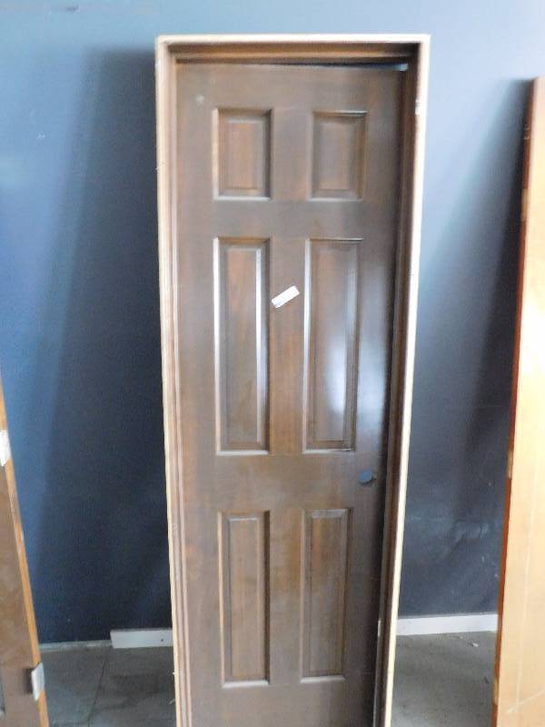 lot 291 image: Wood Door with Jam