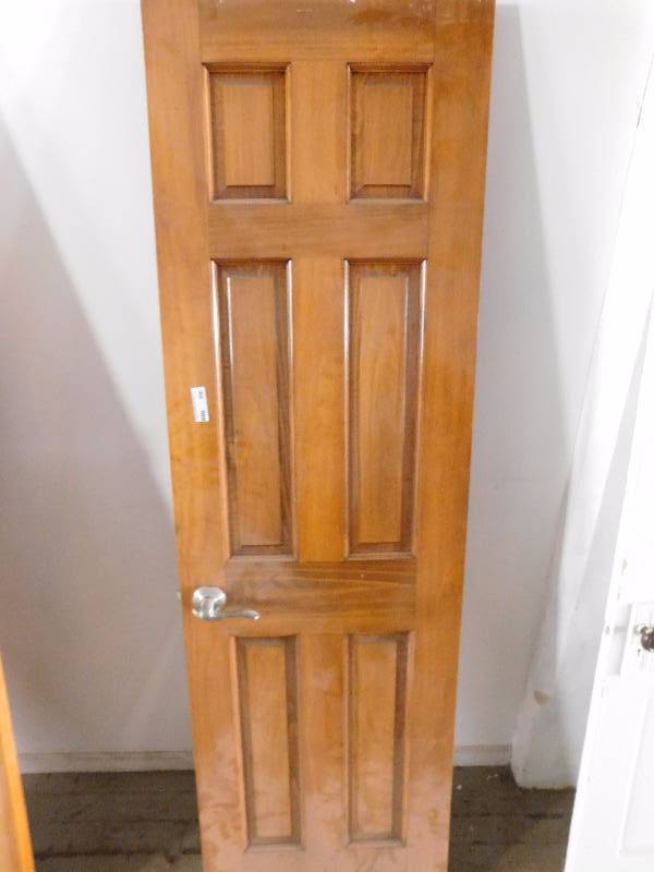 lot 300 image: Wood Door