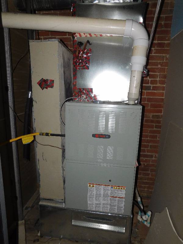 lot 335 image: Train Central Heat Unit And Ductwork
