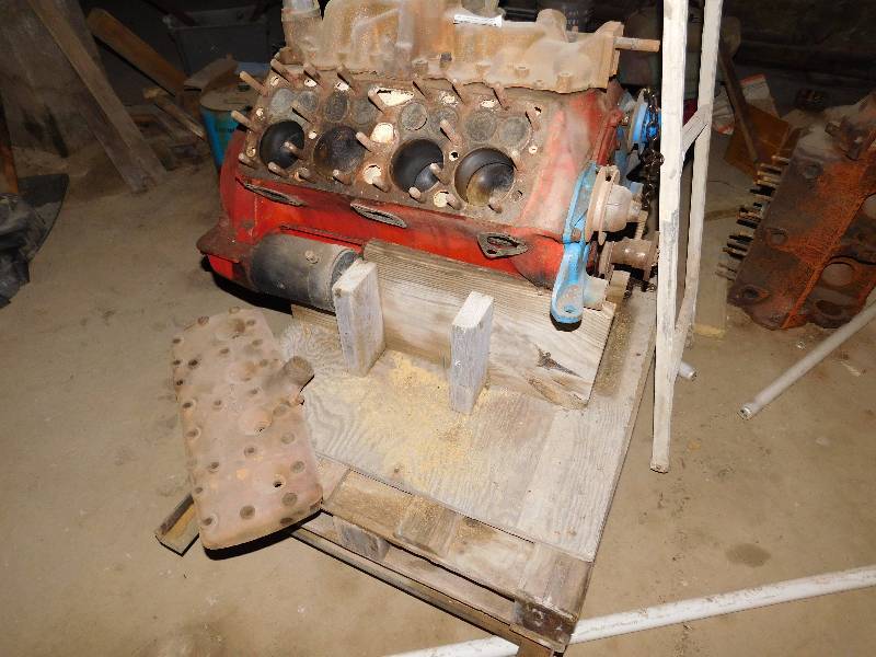 lot 354 image: Large Lot of Vintage Flathead Ford Engine and Parts