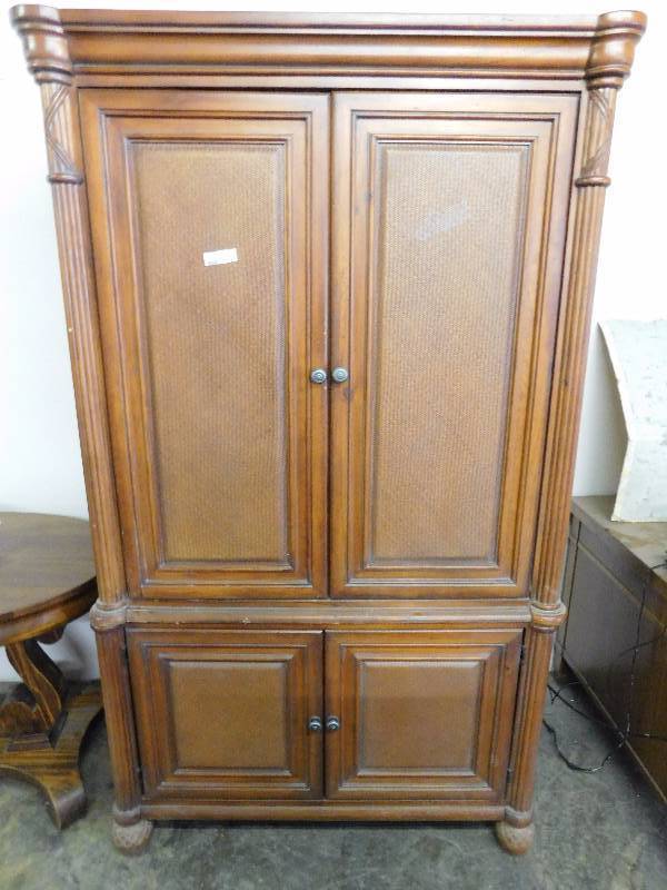 lot 127 image: Wood Entertainment Center