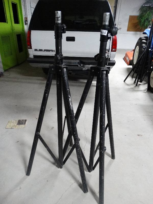 peavey speaker stands