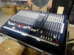 Soundcraft LX7II 24 x 4 24 channel mixing console w/ case