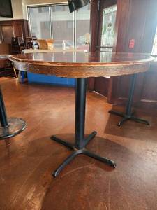 lot 21615 image: Round Bar Height Table W Metal Base