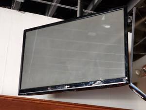 lot 21634 image: 50in LG TV W Ceiling Mount