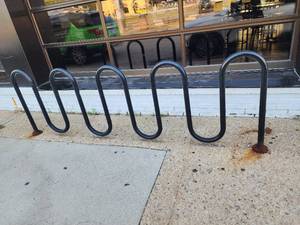 lot 21656 image: Black Metal Bike Rack