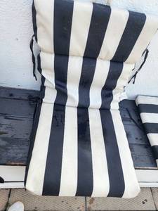 lot 29126 image: Lot of 5 Black and White Striped Chair Cushions