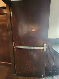 lot 29128 image: Solid Core Door
