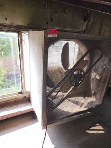 lot 29531 image: Attic Fan