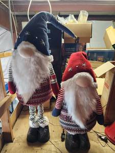 lot 29538 image: Set of Christmas Knomes