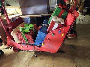 lot 29540 image: Christmas Sleigh And Pre-light Gifts