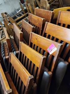 lot 29547 image: Lot of 32 Foldable Wooden Banquet Chairs