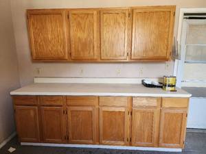 lot 29590 image: Upper and Lower Cabinets