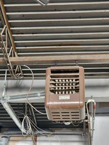 lot 29596 image: Grinnell Gas Heater