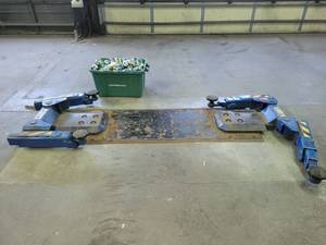 lot 9524 image: Inground SL210IN8G0 Rotary Hydraulic Lift
