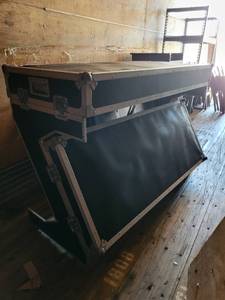 lot 29507 image: 5ft Portable DJ Stand&nbsp