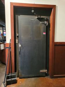 lot 18678 image: 25ft SRC Refrigeration Commerical Walk-In Bar Cooler&nbspW 3 Stainless Steel Tap Systems